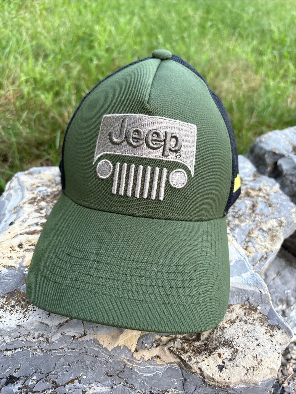 Jeep Green Mesh Back Baseball Hat with Embroidered Grill Jeep Logo and Duck NWOT